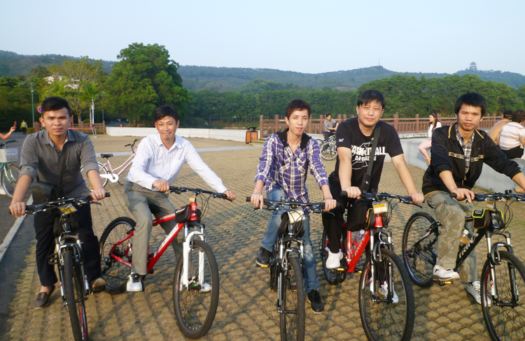 惠州达德河职院2011级毕业生红花湖骑行活动