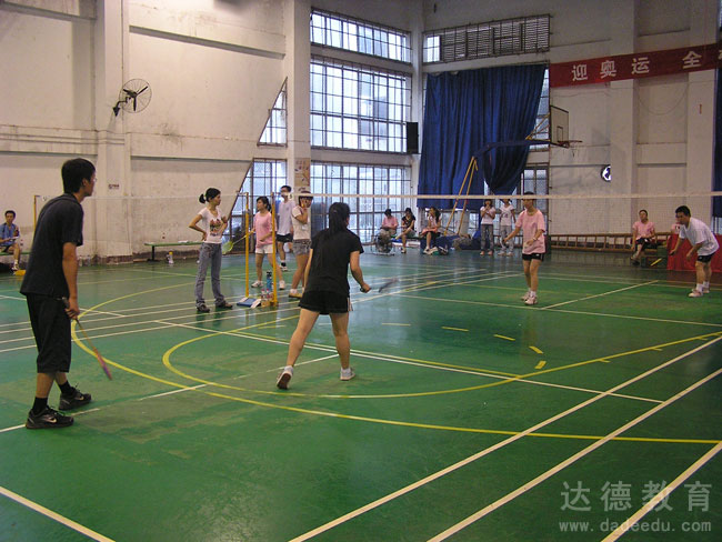 首届“惠州达德”羽毛球赛